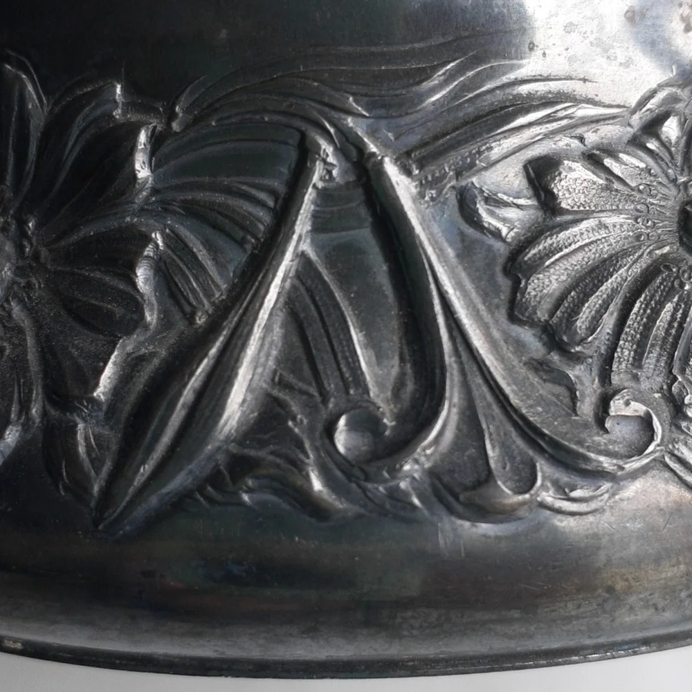 Victorian Silver-Plated Repousse Jewelry Cask/Box - Picture 7 of 10